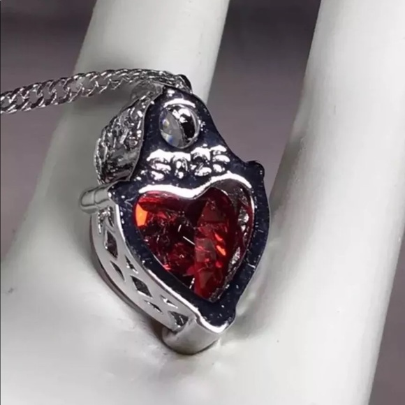 Red Heart Matching Pierced Earrings & Pendant Set - Picture 5 of 7